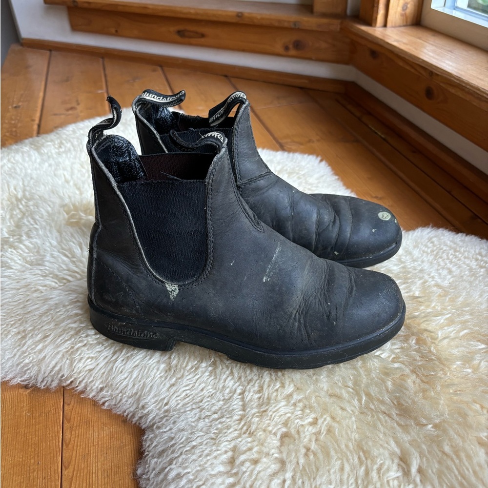 Distressed  Blundstone Boots